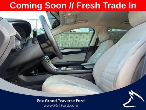 Used 2017 Ford Fusion S FWD image 3