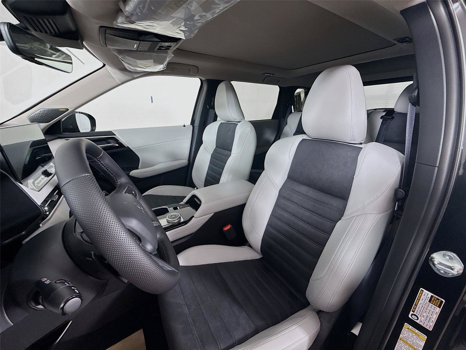 New 2026 Mitsubishi Outlander SE AWD/4WD image 2