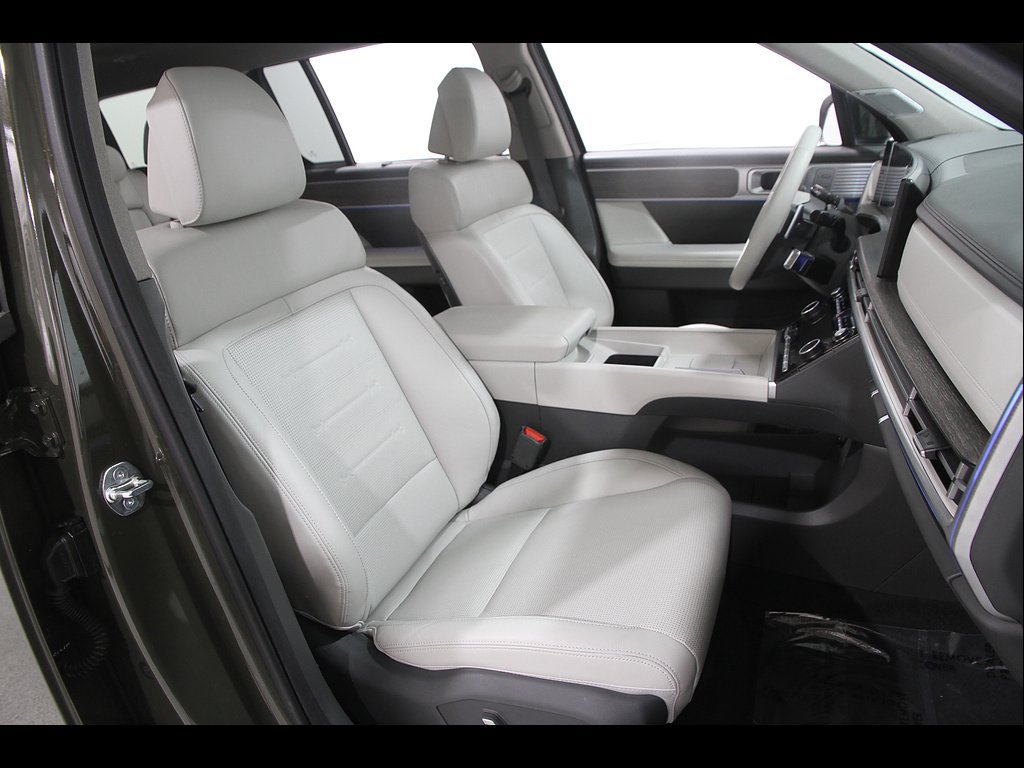 Certified 2024 Hyundai Santa Fe Limited AWD/4WD image 16