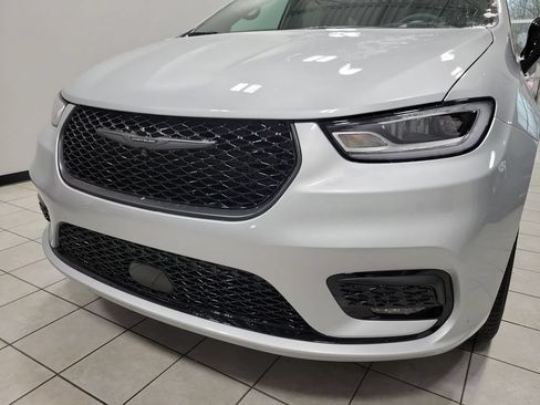 New 2026 Chrysler Pacifica Select w/ S Appearance Package AWD/4WD image 22