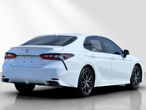 Used 2023 Toyota Camry SE FWD image 4