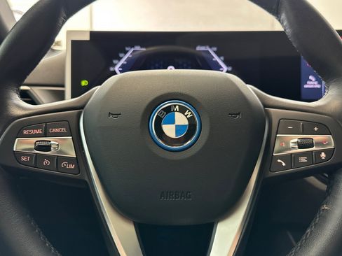Used 2023 BMW i4 eDrive40 RWD image 10