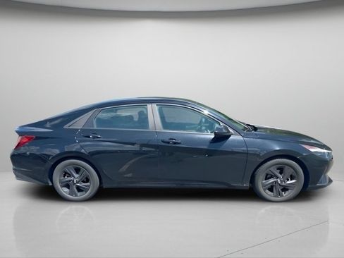 Used 2022 Hyundai Elantra SEL FWD image 6