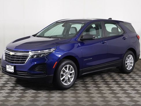 Used 2023 Chevrolet Equinox LS w/ Driver Confidence II Package AWD/4WD image 7