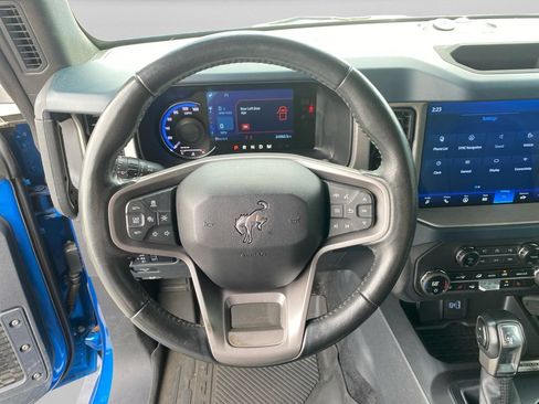 Used 2024 Ford Bronco Outer Banks AWD/4WD image 12