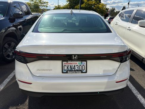 Used 2023 Honda Accord EX image 5