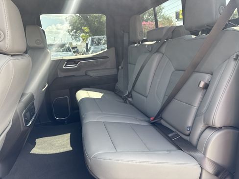 Used 2026 GMC Sierra 1500 SLT AWD/4WD image 11