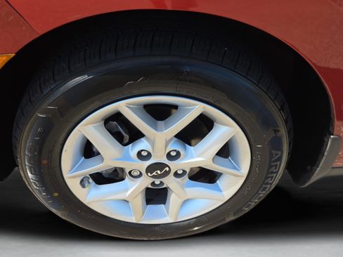 Used 2022 Kia Soul LX w/ Technology Package image 8