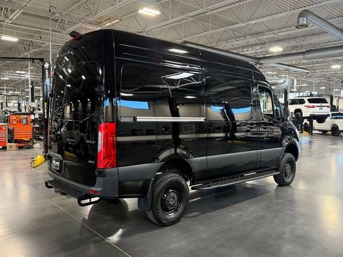 Used 2024 Mercedes-Benz Sprinter 2500 image 6