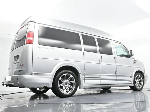 Used 2017 GMC Savana 2500 RWD image 59
