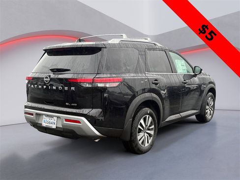 New 2025 Nissan Pathfinder SL image 5