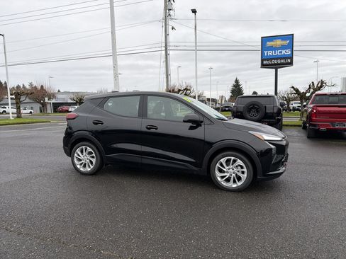 New 2027 Chevrolet Bolt LT image 7
