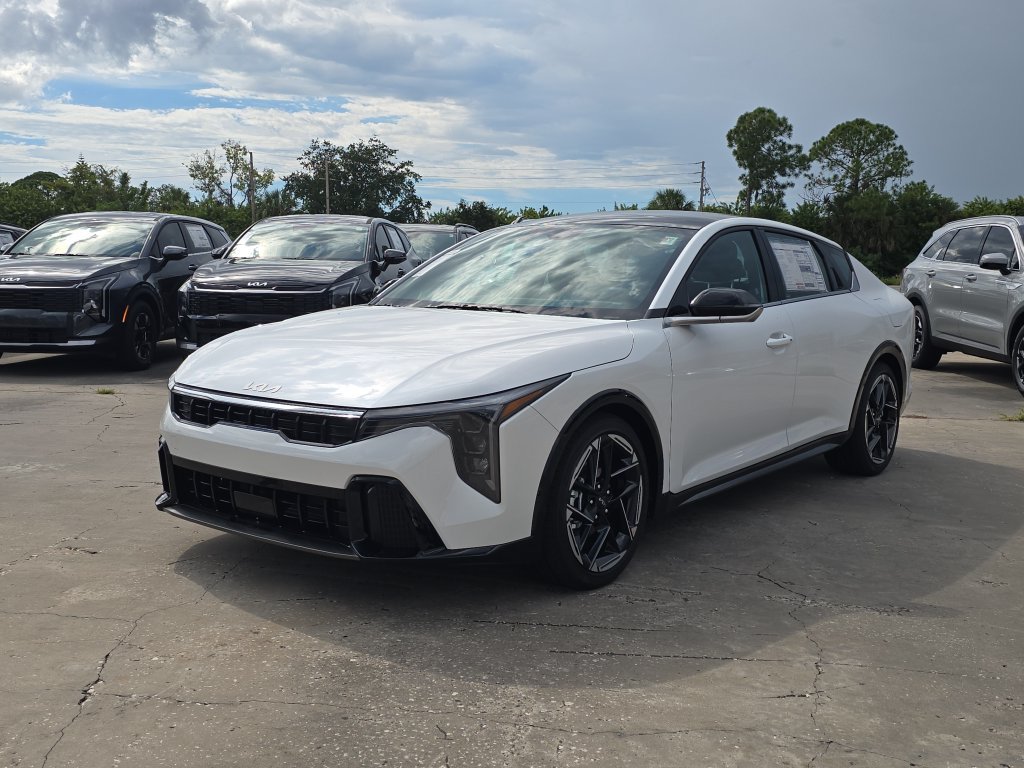 New 2026 Kia K4 GT-Line FWD image 4
