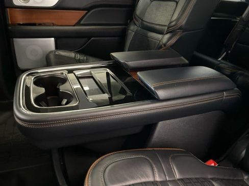 Certified 2024 Lincoln Navigator Black Label AWD/4WD image 10