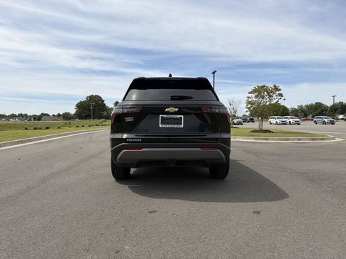 Used 2025 Chevrolet Equinox LT w/ Convenience Package II FWD image 4