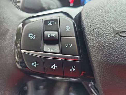 Used 2025 Ford Escape SE FWD image 14