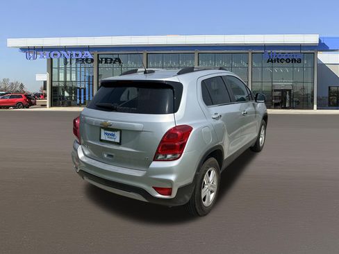 Used 2019 Chevrolet Trax LT w/ LT Convenience Package AWD/4WD image 4