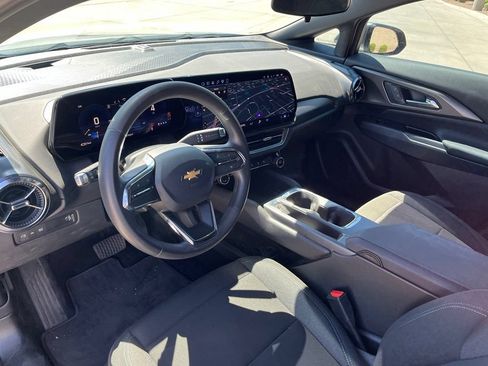 Used 2026 Chevrolet Equinox EV LT FWD image 11