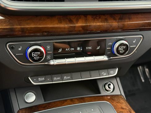 Used 2018 Audi Q5 2.0T Premium w/ Convenience Package AWD/4WD image 25