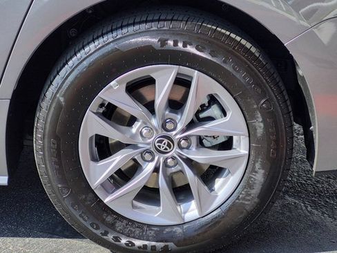 Certified 2026 Toyota Sienna LE AWD/4WD image 14