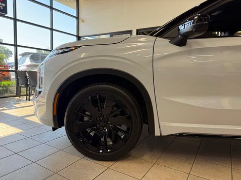 New 2026 Mitsubishi Outlander SEL Black Edition FWD image 5