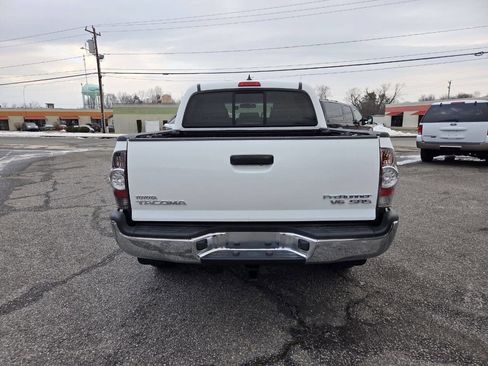 Used 2015 Toyota Tacoma PreRunner image 4