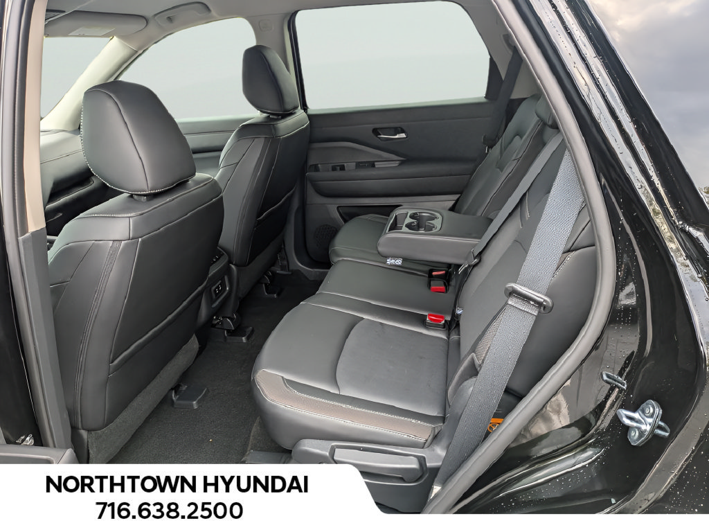 Used 2026 Nissan Pathfinder SL AWD/4WD image 30