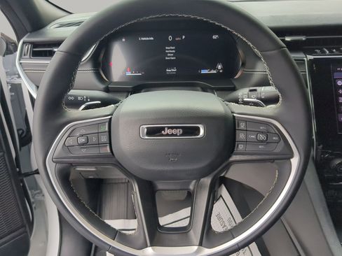 Used 2025 Jeep Grand Cherokee L Laredo image 58