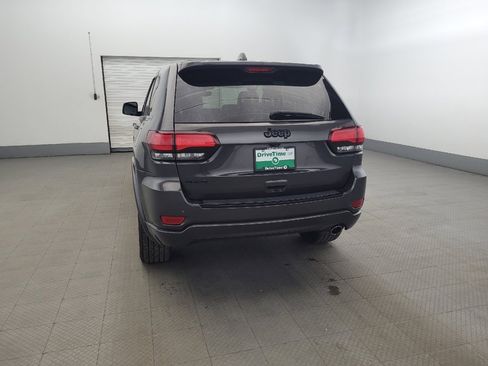 Used 2018 Jeep Grand Cherokee Altitude image 6