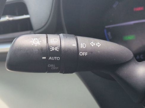 Used 2021 Toyota Sienna XLE FWD image 32