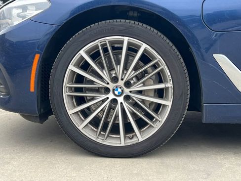 Used 2020 BMW 530e w/ Convenience Package image 28