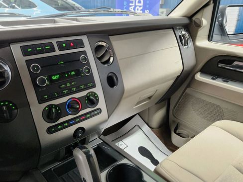 Used 2014 Ford Expedition XLT image 35