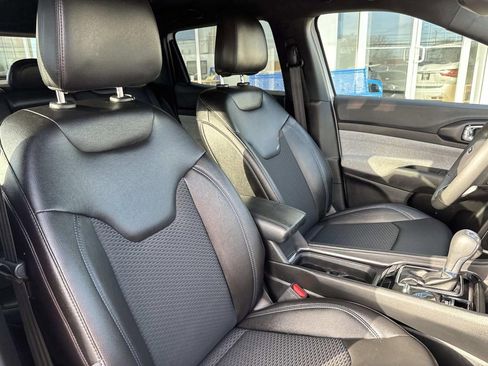 Used 2024 Jeep Compass Latitude w/ Altitude Special Edition image 11