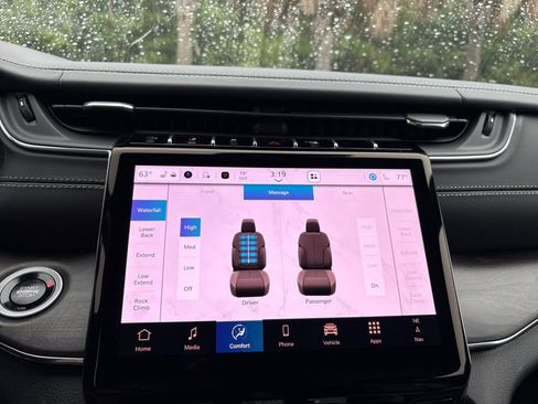 New 2025 Jeep Grand Cherokee L Overland w/ Advanced Protech Group III image 29