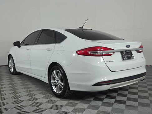 Used 2018 Ford Fusion SE FWD image 5
