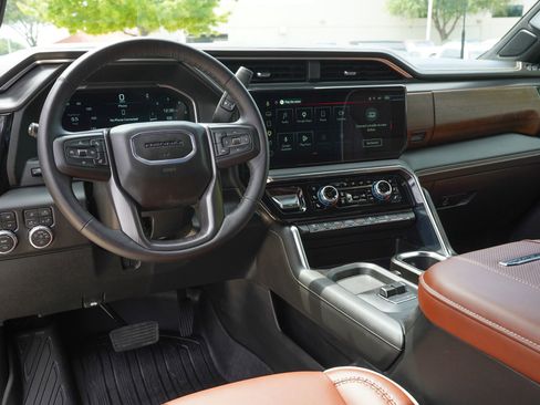 Used 2026 GMC Sierra 2500 Denali Ultimate image 18