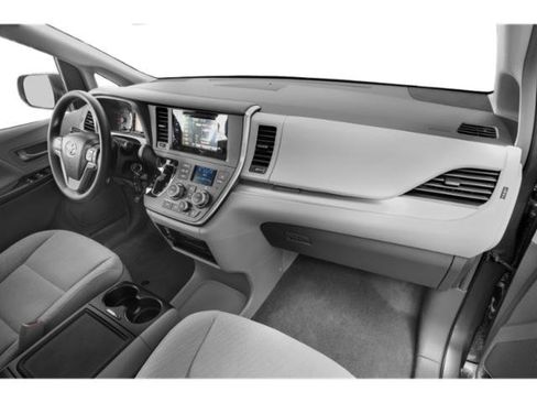 Used 2015 Toyota Sienna LE w/ Four Season Floor Mat Package image 16