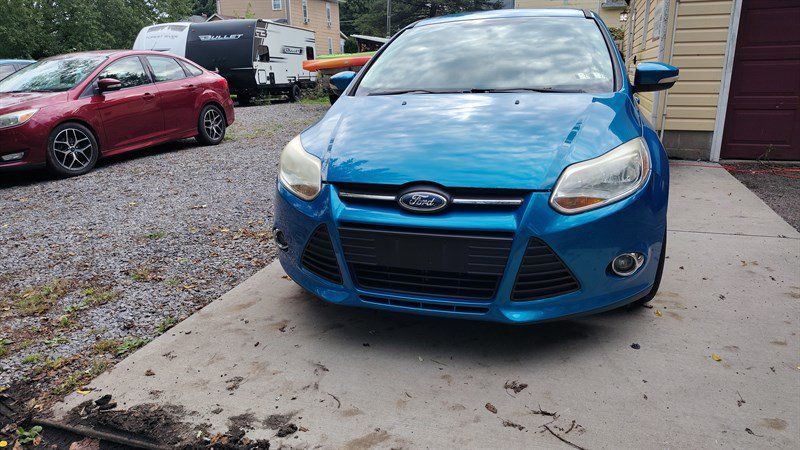 Used 2014 Ford Focus SE w/ Equipment Group 201A FWD image 1