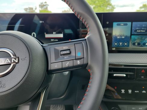 New 2025 Nissan Kicks SR image 24