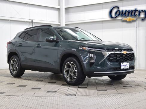 New 2026 Chevrolet Trax LT image 1