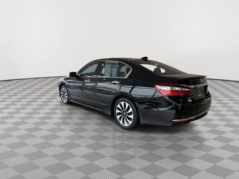 Used 2017 Honda Accord Touring image 7