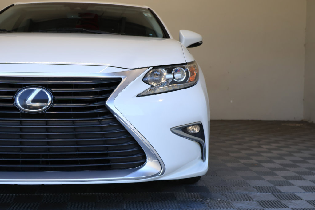 Used 2017 Lexus ES 350 w/ Accessory Package 2 FWD image 5