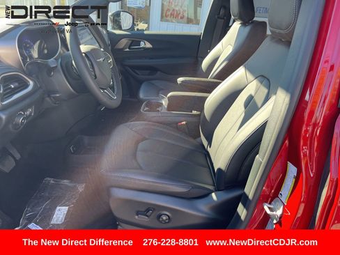 New 2026 Chrysler Pacifica Select image 14