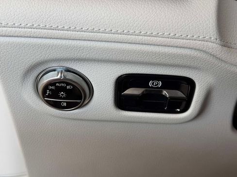 Used 2023 Mercedes-Benz EQS 580 4MATIC SUV image 21