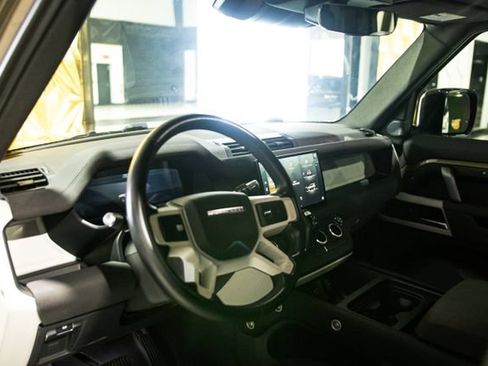 Used 2022 Land Rover Defender 110 X-Dynamic SE AWD/4WD image 10