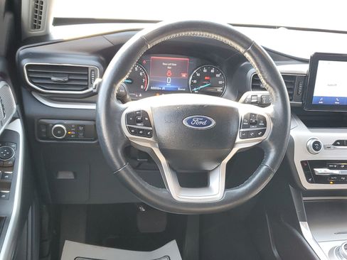 Used 2023 Ford Explorer XLT w/ Equipment Group 202A AWD/4WD image 12