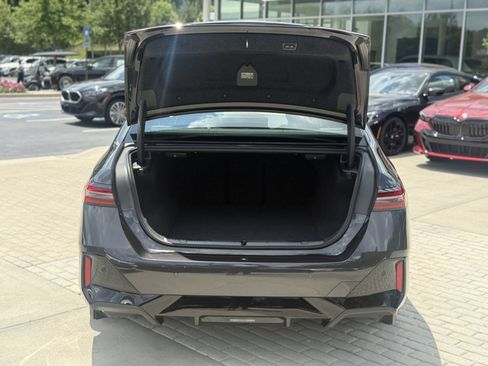 Certified 2026 BMW i5 eDrive40 w/ M Sport Package RWD image 18