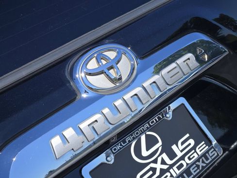 Used 2013 Toyota 4Runner Limited AWD/4WD image 12