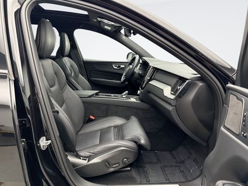 Used 2024 Volvo XC60 T8 Ultimate w/ Climate Package AWD/4WD image 9
