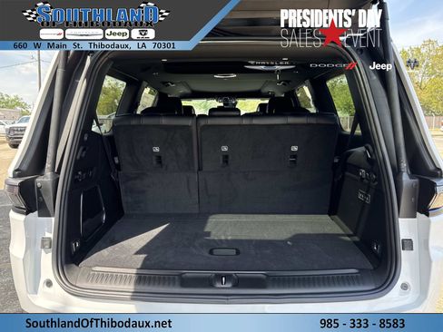 New 2026 Jeep Grand Wagoneer Limited AWD/4WD image 6